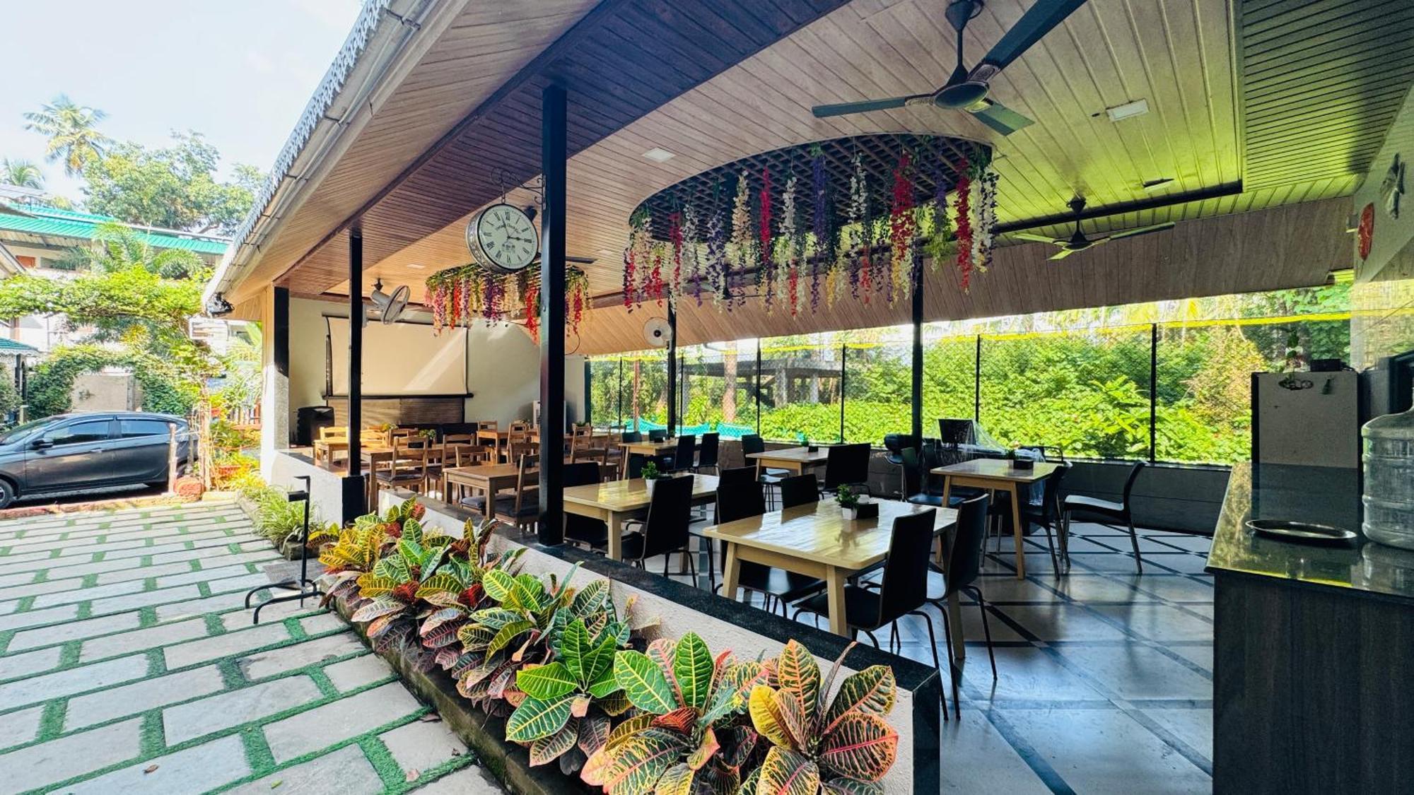 Coastal Bay Inn Alibag Luaran gambar